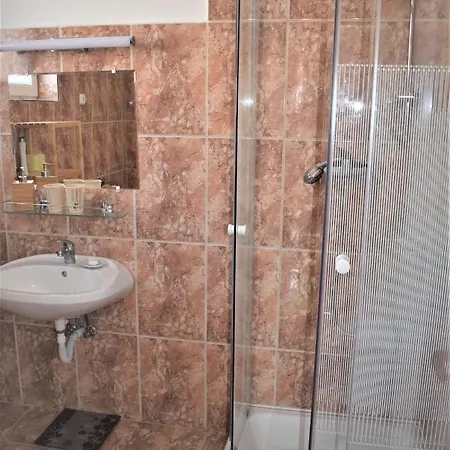 Sarkcsillag Vendeghaz